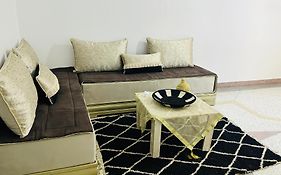 Karaz Homestay Grand Appartement Avec Rooftop