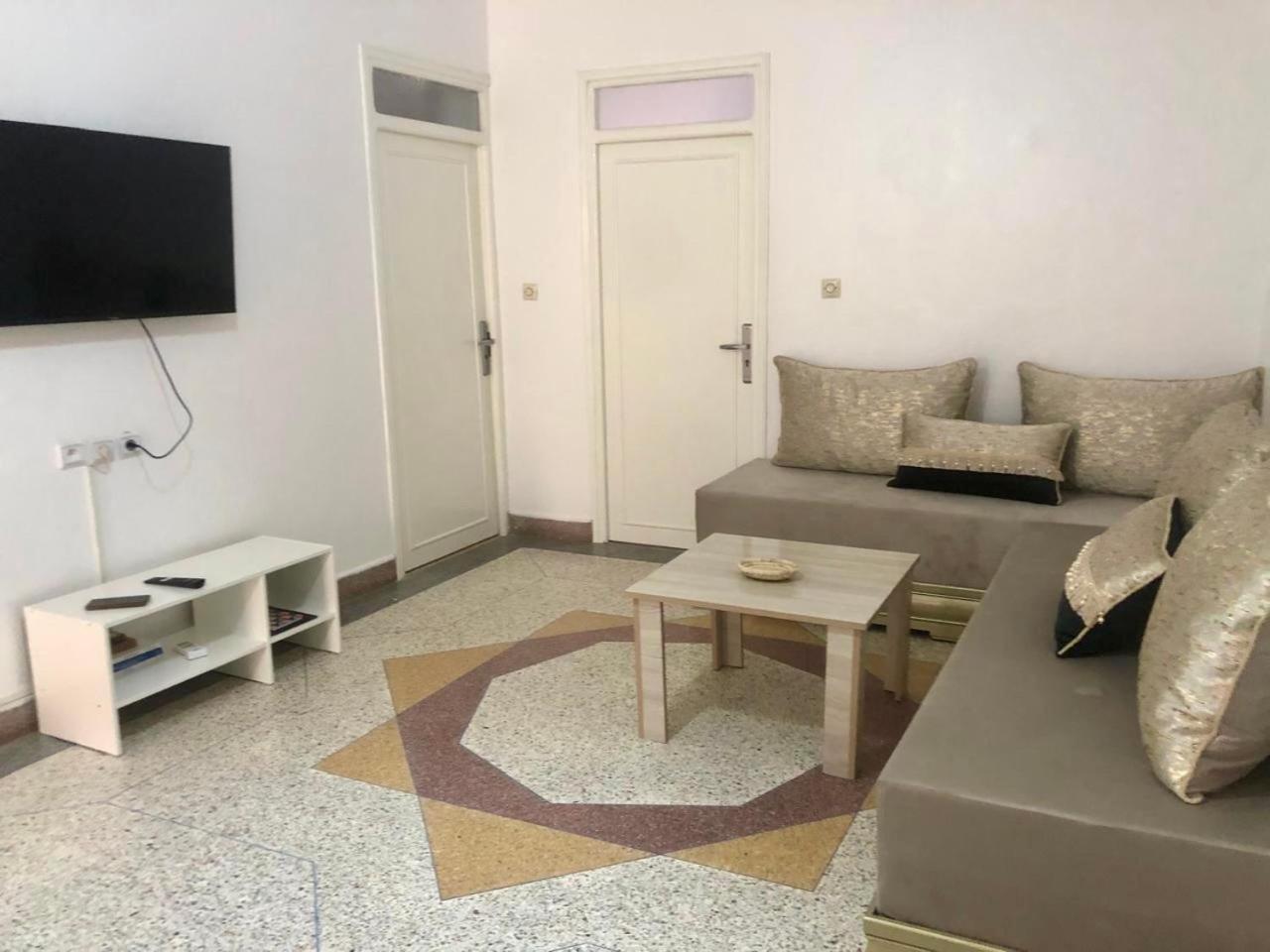 Karaz Homestay Grand Appartement Avec Rooftop Monte Arrouit Extérieur photo