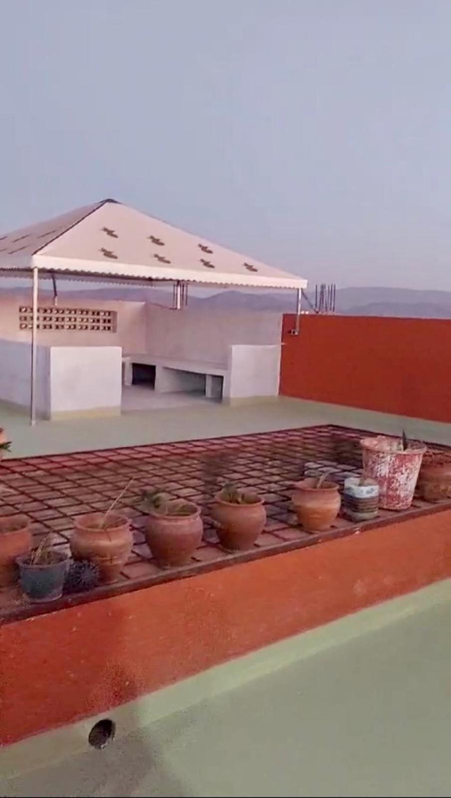 Karaz Homestay Grand Appartement Avec Rooftop Monte Arrouit Extérieur photo