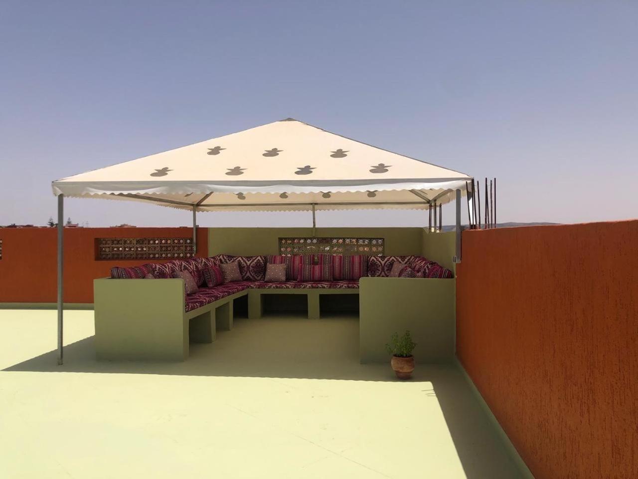 Karaz Homestay Grand Appartement Avec Rooftop Monte Arrouit Extérieur photo
